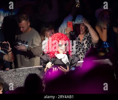 Leeds, Regno Unito. 28 settembre 2023. Shania Twain si esibisce sul palco della prima Direct Arena di Leeds durante il suo Queen of me Tour. Credit Paul Whitehurst/Alamy Live News Foto Stock