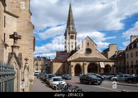 Digione, Francia - 8 agosto 2023: La chiesa di San Filiberto nella città di Digione Foto Stock