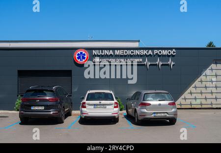 Ljutomer, Slovenia - 14 luglio 2023: Assistenza medica d'emergenza - Centro medico Ljutomer Foto Stock