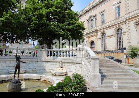 Baltimore City, Maryland. Vista sul Mount Vernon Historic District con la George Peabody Library. Foto Stock