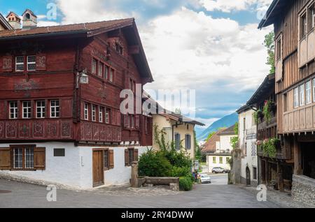 Werdenberg, Svizzera - 4 luglio 2023: Werdenberg è una città storica situata nel cantone svizzero orientale di San Gallo. Sono gli smalli Foto Stock