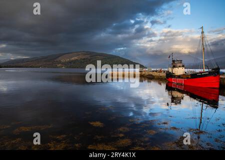 Vital Spark ormeggiato a Inveraray sul Loch Fyne, sulla costa occidentale scozzese. Foto Stock