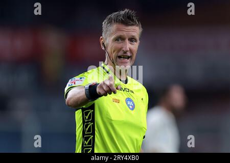 Genova, Italia. 28 settembre 2023. L'arbitro Daniele Orsato reagisce durante la partita di serie A A Luigi Ferraris, Genova. Il credito fotografico dovrebbe leggere: Jonathan Moscrop/Sportimage Credit: Sportimage Ltd/Alamy Live News Foto Stock