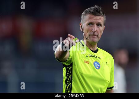 Genova, Italia. 28 settembre 2023. L'arbitro Daniele Orsato reagisce durante la partita di serie A A Luigi Ferraris, Genova. Il credito fotografico dovrebbe leggere: Jonathan Moscrop/Sportimage Credit: Sportimage Ltd/Alamy Live News Foto Stock