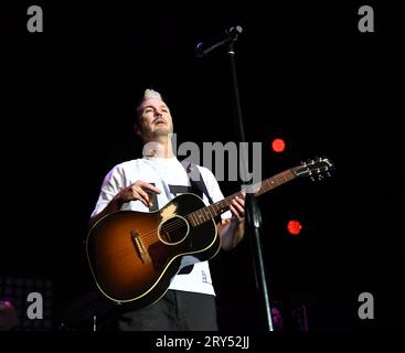 27 settembre 2023, Portsmouth, Virginia, USA: Fitz e il membro dei tantrums FITZcomes all'Atlantic Union Bank Pavilion di Portsmouth, Virginia, il 27 agosto 2023. Foto Â© Jeff Moore 2022 (immagine di credito: © Jeff Moore/ZUMA Press Wire) SOLO USO EDITORIALE! Non per USO commerciale! Foto Stock