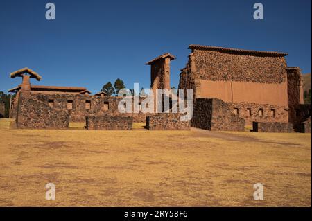 Parco archeologico "Wiracocha" nelle rovine di Raqchi Foto Stock