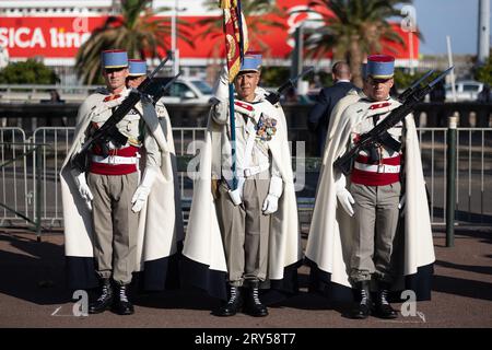 Bastia, Francia. 28 settembre 2023. Soldato marocchino durante la cerimonia che segna il 80° anniversario della liberazione della Corsica a Bastia il 28 settembre 2023, come parte del presidente francese viaggio di tre giorni in Corsica. Foto di Raphael Lafargue/ABACAPRESS.COM Credit: Abaca Press/Alamy Live News Foto Stock