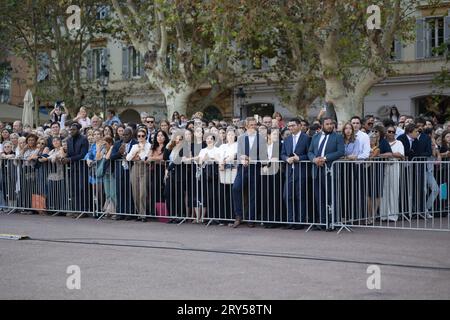 Bastia, Francia. 28 settembre 2023. Persone durante una cerimonia in occasione del 80° anniversario della liberazione della Corsica a Bastia il 28 settembre 2023, nell'ambito di un viaggio di tre giorni del presidente francese in Corsica. Foto di Raphael Lafargue/ABACAPRESS.COM Credit: Abaca Press/Alamy Live News Foto Stock