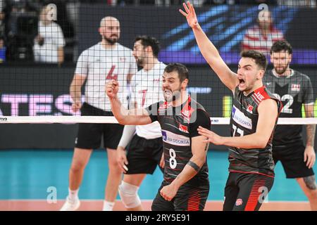 Burutay Subasi, Bedirhan Bulbul (Turchia) festeggia la vittoria contro il Canada. Campionato del mondo di pallavolo 2022. Foto Stock