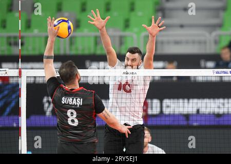 Ryan Sclater (Canada), Burutay Subasi (Turchia). Campionato del mondo di pallavolo 2022. Foto Stock