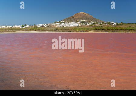 Lago Rosa ad Agios Prokopios sull'isola di Naxos Foto Stock