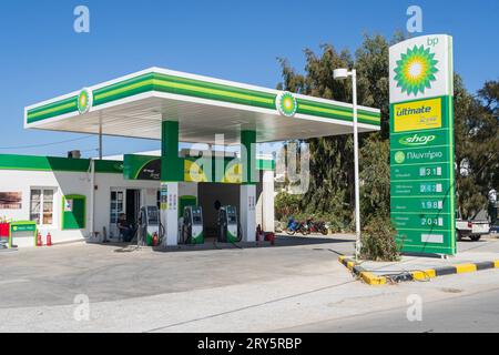 Stazione di rifornimento BP sull'isola di Naxos in Grecia Foto Stock