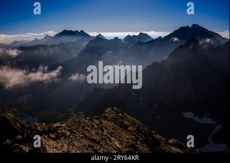 Magnifica alba sugli alti Tatra dal Monte Rysy. Foto Stock