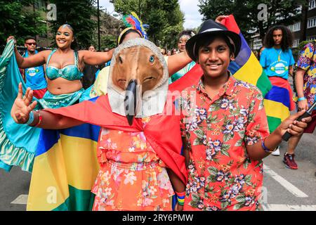 Londra, Regno Unito, 28 agosto 2023. La banda di massa Voice of Mauritius. I partecipanti alla principale sfilata di carnevale si divertiranno il lunedì di carnevale. Fino a due milioni di p. Foto Stock