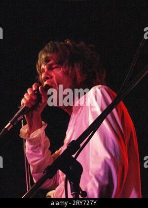 David Johansen, cantante dei New York Dolls, che si esibisce al Cluny, Newcastle, 4 settembre 2010 Foto Stock