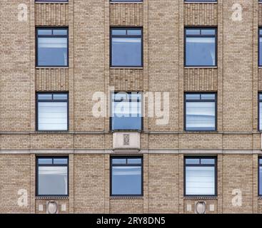 Ritz-Carlton Residences, al 50 di Central Park South a Midtown Manhattan, sono conversioni condominiali dell'ex St. Hotel Moritz. Foto Stock