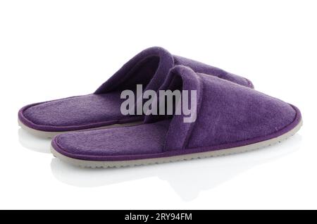 Un paio di pantofole viola Foto Stock