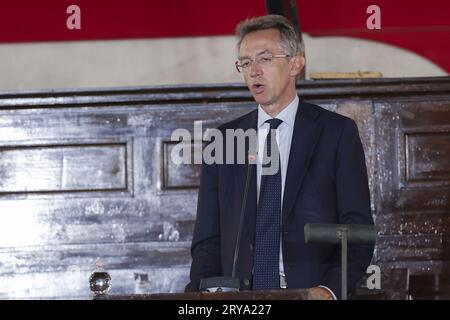 Napoli, Italia. 29 settembre 2023. Il Sindaco di Napoli Gaetano Manfredi guarda in viaggio con la banca d'italia Travel event per promuovere la cultura finanziaria soste a Napoli il 29 settembre 2023 presso il maschio angioino Credit: Independent Photo Agency/Alamy Live News Foto Stock