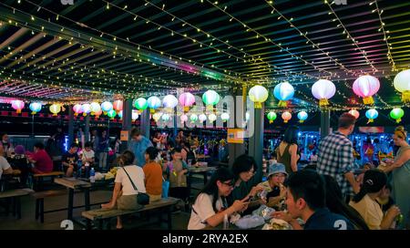 Il lungomare centrale e occidentale, di recente apertura, Hong Kong, Cina. Foto Stock