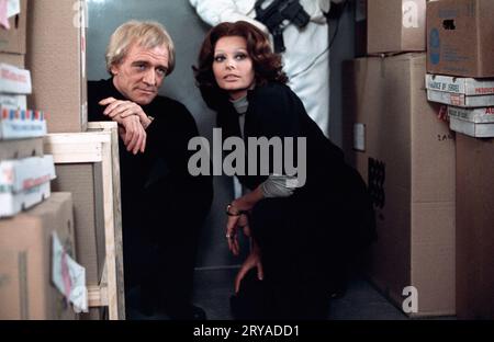 SOPHIA LOREN e RICHARD HARRIS in THE CASSANDRA CROSSING (1976), diretto da GEORGE P. COSMATOS. Crediti: 20TH CENTURY FOX / album Foto Stock