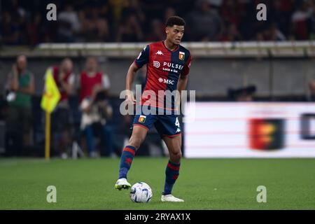 Koni De Winter del Genoa CFC in azione durante la partita di serie A tra Genoa CFC e AS Roma. Foto Stock