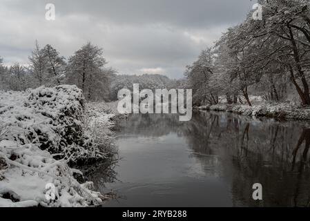 fiume in inverno Foto Stock