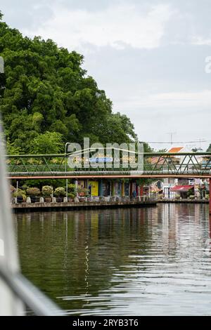 Il fiume Malacca è un fiume della Malesia che scorre attraverso il centro dello stato di Malacca. Foto Stock