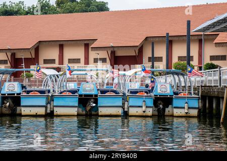 Il fiume Malacca è un fiume della Malesia che scorre attraverso il centro dello stato di Malacca. Foto Stock