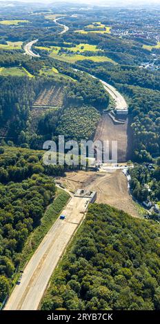 Luftbild, Abgerissene und gesprengte Talbrücke Rahmede der Autobahn A45, Baustelle für Neubau, Gevelndorf, Lüdenscheid, Sauerland, Nordrhein-Westfalen, Deutschland ACHTUNGxMINDESTHONORARx60xEURO *** Vista aerea, demolita e fatta saltare in aria il viadotto Rahmede della superstrada A45, cantiere di nuova costruzione, Gevelndorf, Lüdenscheid, Sauerland, Renania settentrionale-Vestfalia, Germania ATTENTIONxMINDESTHONORARx60xEURO Foto Stock