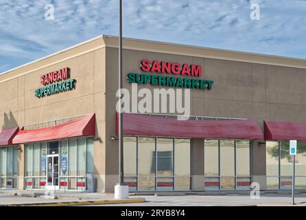 Houston, Texas USA 07-04-2023: Facciata del supermercato Sangam a Houston, Texas. Negozio di alimentari locale dell'Asia meridionale. Foto Stock