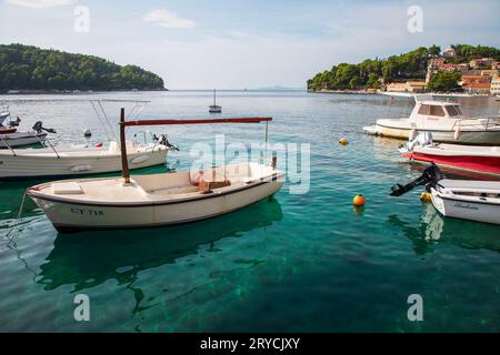 CAVTAT, CROAZIA - SEPETMEBER 19th, 2023: Città costiera nella regione meridionale di Konavle in Croazia è una splendida destinazione di vacanza vicino a Dubrovnik Foto Stock