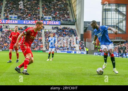 30 settembre 23. Glasgow, Regno Unito. I Rangers FC giocano l'Aberdeen FC all'Ibrox Stadium, nella loro quarta partita in 10 giorni. I Rangers hanno bisogno dei 3 punti per rimanere vicino alla cima della lega, ma la prima squadra è esaurita perché un certo numero di giocatori sono infortunati e non sono disponibili per il gioco. Crediti: Findlay/Alamy Live News Foto Stock