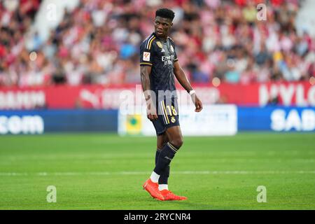 Girona, Spagna. 30 settembre 2023. Aurelien Tchouameni del Real Madrid durante la partita di la Liga EA Sports tra Girona FC e Real Madrid giocata al Montilivi Stadium il 30 settembre 2023 a Girona, in Spagna. (Foto di Bagu Blanco/PRESSINPHOTO) crediti: PRESSINPHOTO SPORTS AGENCY/Alamy Live News Foto Stock