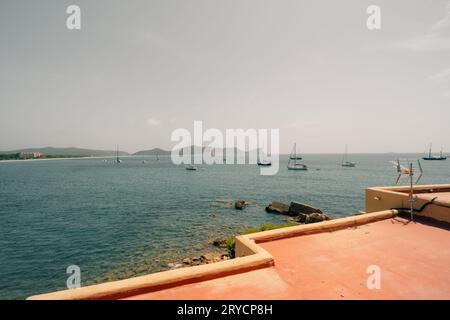 Es Bol Nou è una delle spiagge naturali dell'isola di Ibiza. Foto di alta qualità Foto Stock