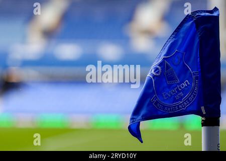 Liverpool, Regno Unito. 30 settembre 2023. La bandiera d'angolo di Everton. Partita di Premier League, Everton contro Luton Town al Goodison Park di Liverpool sabato 30 settembre 2023. Questa immagine può essere utilizzata solo per scopi editoriali. Solo per uso editoriale, licenza necessaria per uso commerciale. Nessun utilizzo in scommesse, giochi o pubblicazioni di un singolo club/campionato/giocatore. foto di Chris Stading/Andrew Orchard fotografia sportiva/Alamy Live news Credit: Andrew Orchard Sports Photography/Alamy Live News Foto Stock