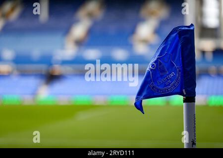 Liverpool, Regno Unito. 30 settembre 2023. La bandiera d'angolo di Everton. Partita di Premier League, Everton contro Luton Town al Goodison Park di Liverpool sabato 30 settembre 2023. Questa immagine può essere utilizzata solo per scopi editoriali. Solo per uso editoriale, licenza necessaria per uso commerciale. Nessun utilizzo in scommesse, giochi o pubblicazioni di un singolo club/campionato/giocatore. foto di Chris Stading/Andrew Orchard fotografia sportiva/Alamy Live news Credit: Andrew Orchard Sports Photography/Alamy Live News Foto Stock