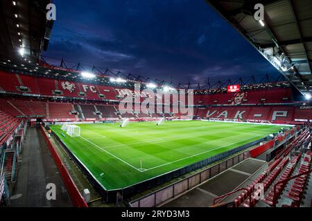 ENSCHEDE - Panoramica dello Stadio De Grolsch veste durante la partita olandese Eredivisie tra FC Twente e SC Heerenveen allo Stadio De Grolsch veste il 30 settembre 2023 a Enschede, Paesi Bassi. ANP COR LASKER Foto Stock