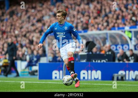 30 settembre 23. Glasgow, Regno Unito. I Rangers FC giocano l'Aberdeen FC all'Ibrox Stadium, nella loro quarta partita in 10 giorni. I Rangers hanno bisogno dei 3 punti per rimanere vicino alla cima della lega, ma la prima squadra è esaurita perché un certo numero di giocatori sono infortunati e non sono disponibili per il gioco. Crediti: Findlay/Alamy Live News Foto Stock