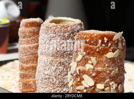 Chiudere pronto a mangiare dolci torta di camino Foto Stock