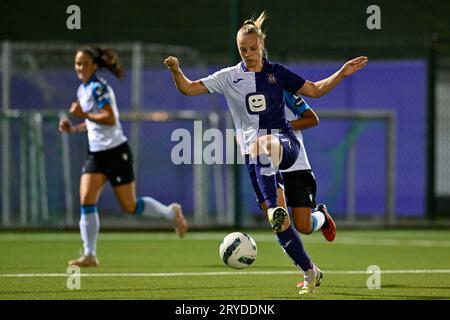 Anderlecht, Belgio. 30 settembre 2023. Sarah Wijnants (11) di Anderlecht nella foto durante una partita di calcio femminile tra RSC Anderlecht e Club Brugge YLA il 5° giorno della stagione 2023 - 2024 della belga lotto Womens Super League, sabato 30 settembre 2023 ad Anderlecht, Belgio . Credito: Sportpix/Alamy Live News Foto Stock