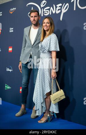 Helen Lindes e Rudy Fernandez assistono al photocall DISNEY che celebra i suoi 100 anni al Teatro Real di Madrid, 30 settembre 2023, Spagna Foto Stock