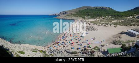 Mallorca, Spagna - 30 ottobre 2023: Spiaggia di Cala Mesquida, Mallorca Foto Stock