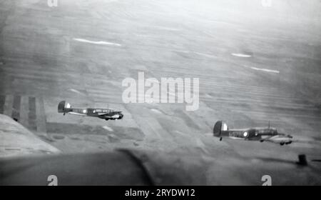 Un Avro Ansons con base a RAF Compton Bassett, utilizzato per addestrare operatori wireless durante la seconda guerra mondiale. Foto Stock