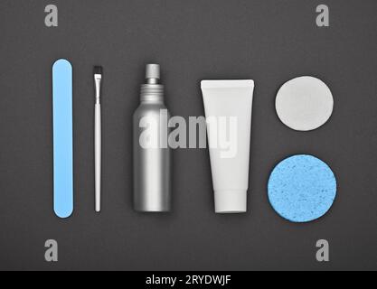 La bellezza maschile e la cura della pelle piatta sono di colore grigio Foto Stock