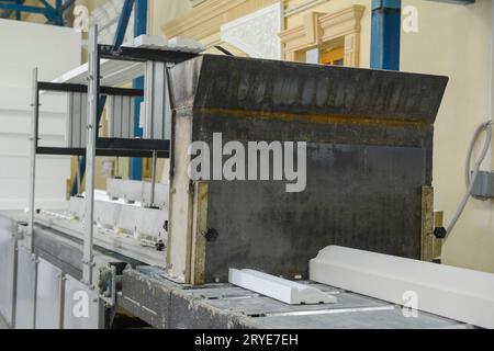 Impianto per la produzione di pannelli sandwich di polistirene Foto Stock