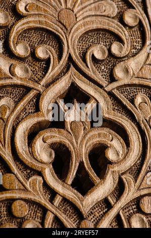 Elementi decorativi in legno intagliato Foto Stock