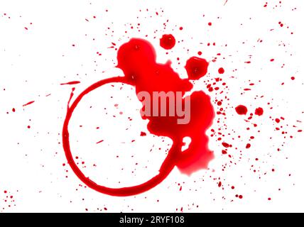 Anello di macchie di vino rosso isolato su sfondo bianco Foto Stock