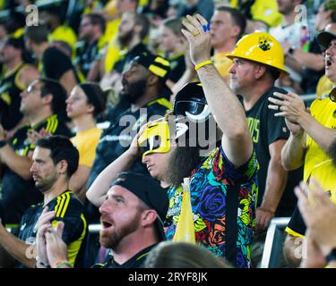 Columbus, Ohio, USA. 30 settembre 2023. I tifosi dei Columbus Crew fanno il tifo per la loro squadra contro i Philadelphia Union nel loro match a Columbus, Ohio. Brent Clark/Cal Sport Media/Alamy Live News Foto Stock