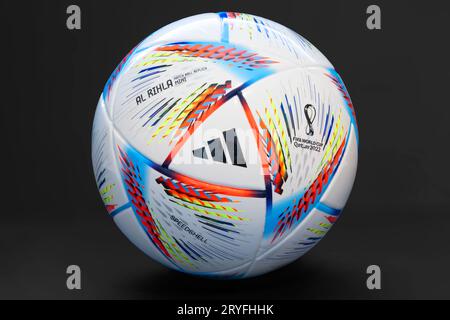 Lusail, Qatar. Aprile 9, 2022. Un Adidas al Rihla mini pallone Football dimensioni compatte e nucleo in schiuma. 2022 Coppa del mondo FIFA Qatar Foto Stock