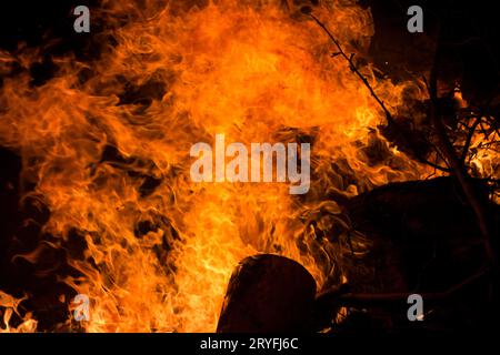 Le fiamme di un incendio Foto Stock